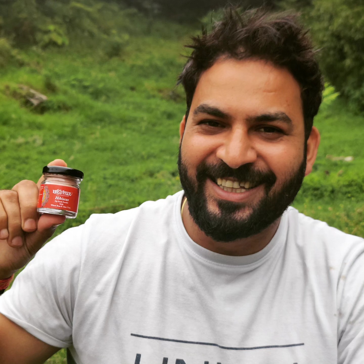 Say goodbye to chapped lips and hello to natural radiance with our @dharohar_ayurveda Powder Lip Scrub Range. 🌸 Formulated to provide a solution for smokers and those with chapped lips, our all-natural scrubs gently exfoliate and nourish, revealing clearer, healthier lips.
🚬 Clear Lips for Smokers
💧 Relief for Chapped Lips
🌱 Unisex Formula
🌼 Ayurveda-Inspired
Experience the power of Ayurveda and embrace the beauty of nature. Discover the difference with Dharohar.
#DharoharAyurveda #trueessenceofnature #smokerlips #NaturalBeauty #LipCare #AyurvedicSkincare